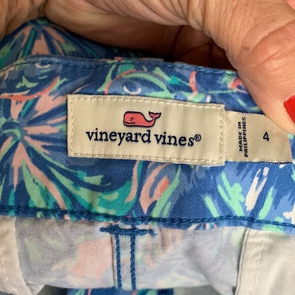 Vineyard Vines size 4 blue and pink shorts - Picture 7 of 11